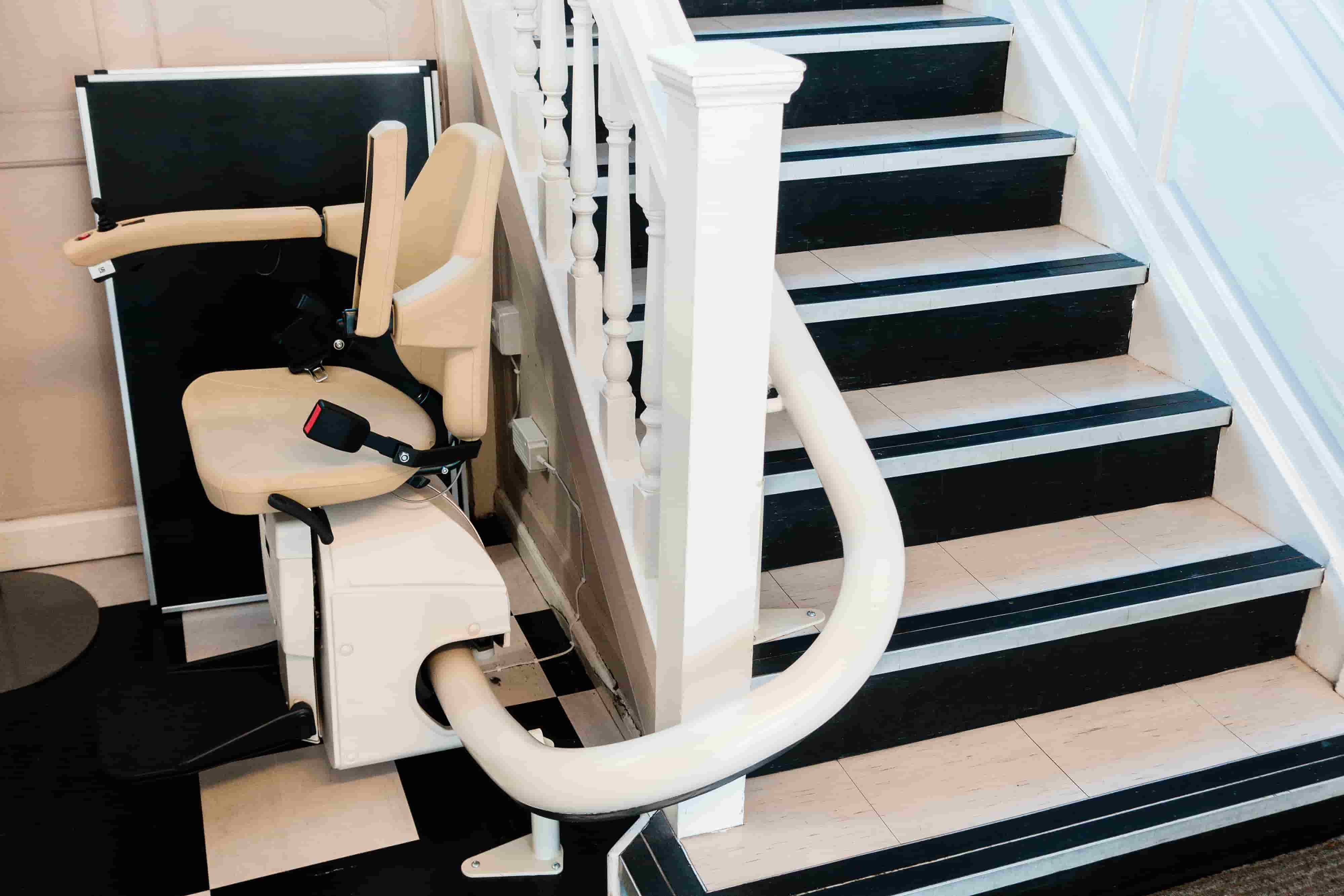 Monte-escalier : l&rsquo;accessibilité à portée de main.